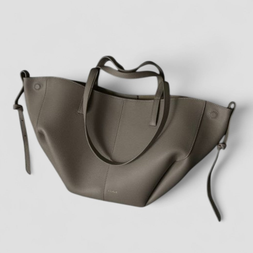 Elegant Everyday Bag with Spacious Design