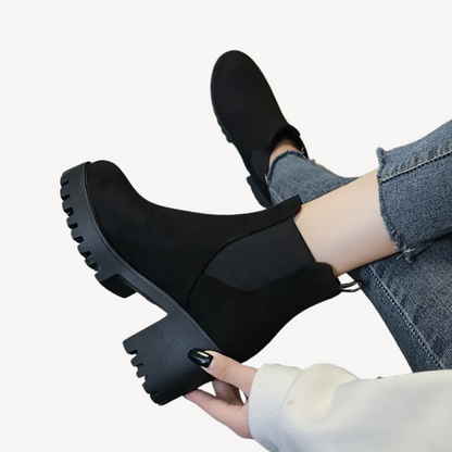 Women’s Elegant Chunky Heel Chelsea Boots