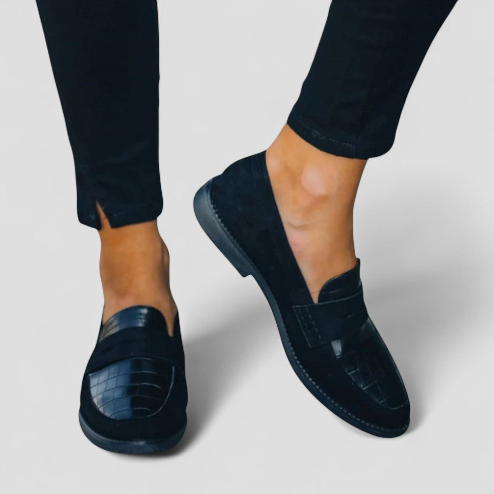 Women’s Vintage Cowhide Flats